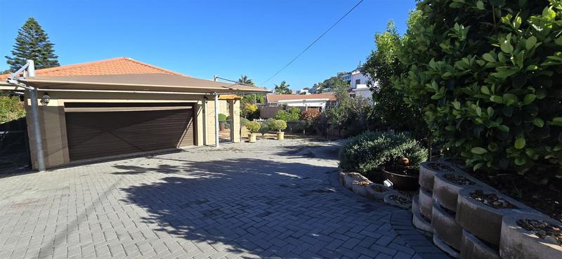 3 Bedroom Property for Sale in Outeniqua Strand Western Cape